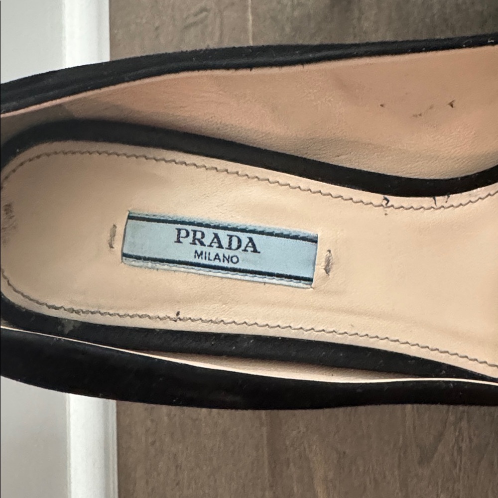 Gorgeous Prada Black Suede Platform Pumps - Picture 3 of 9